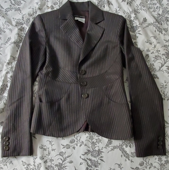Women's Franco Mirabelli suit. - Picture 4 of 8